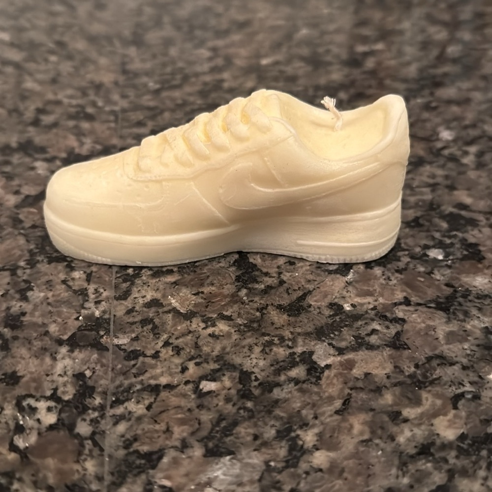 Nike Air Force 1 Sneaker Candle - Off-White Cream Creamy Wax Decor new - Picture 5 of 10